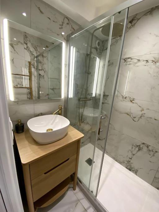 Madonna Elegance, Proche Sanctuaire, 95M2 Apartment Lourdes Exterior foto